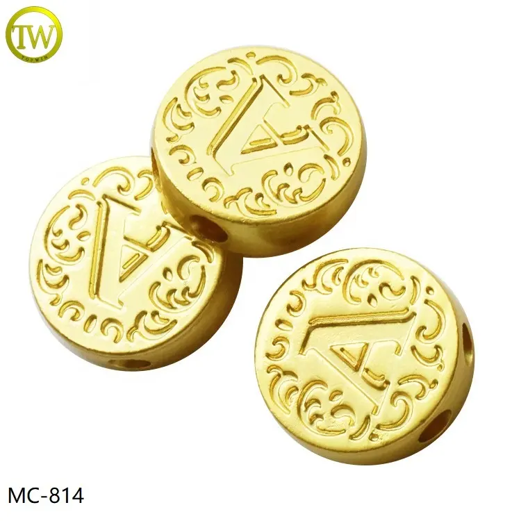 Chapado en oro de joyería de cuentas de Metal 3D de logotipo de Metal encantos colgantes de los hombres de aleación de Zinc de aniversario