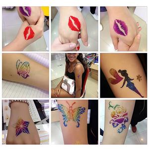 El pegamento de efectos especiales de <span class=keywords><strong>Halloween</strong></span> Gore & Glamour asegura <span class=keywords><strong>sangre</strong></span>, costras y brillo para looks épicos - Product Image 2