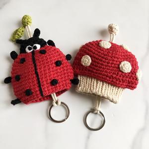 ซองใส่<span class=keywords><strong>กุญแจ</strong></span>ถักโครเชต์ลายการ์ตูนน้องหมาน่ารัก  วัสดุทำจากไหมพรม  พร้อมฝาปิดป้องกัน - Product Image 1