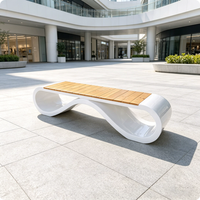 Bancs de patio extérieurs en fibre de verre avec assise en lattes de bois, mobilier urbain personnalisé, approvisionnement en gros pour projets de aménagement paysager de centres commerciaux, parcs et cours