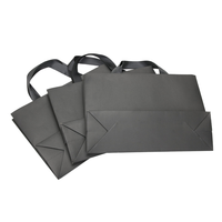 Sac cadeau en papier kraft noir en gros, recyclé, avec poignées, imprimé sérigraphié, plusieurs tailles, logo personnalisé, pour vêtements