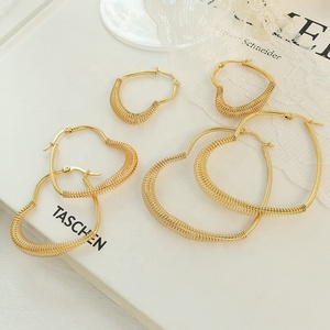 Joyería de moda para mujer, de acero inoxidable de corazón pendientes de aro, joyería chapada en oro de 18K, pendientes impermeables - Product Image 2