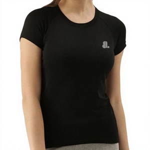 T-shirt décontracté en jersey noir pour femme, col rond, manches raglan, logo, manches courtes, coupe classique, respirant, écologique, 100% biologique - Product Image 1