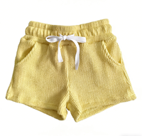 Shorts d'été pour enfants, shorts en tissu plissé dynamique 5D, couleur caramel, taille élastique, shorts décontractés avec poches