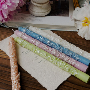 Velas Aromáticas Vintage Hechas a Mano, Altas y con Relieve, en Tonos Pastel, Populares para Celebraciones Nocturnas - Product Image 4