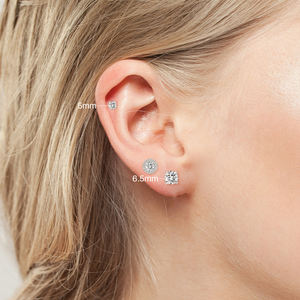 ต่างหูโมอิสซาไนต์ VVS ขายส่ง แบบคลาสสิก 4 กรงเล็บ ทรงกลม เงินแท้ 925 สำหรับผู้หญิง เครื่องประดับหรูหรา - Product Image 2