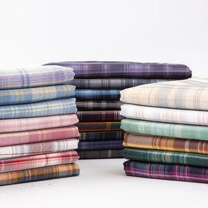 Tissu en microfibre à carreaux de style écossais double face teint en fil pour jupe d'uniforme scolaire Matériau plissé en polyester - Product Image 1