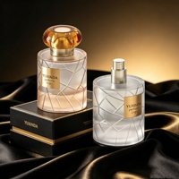Flacon de parfum de luxe en verre transparent gravé, bouchon champignon ambré, logo personnalisé, flacon pulvérisateur de parfum vide, OEM ODM