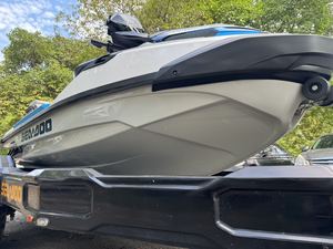 Moteur de <span class=keywords><strong>jet</strong></span> <span class=keywords><strong>ski</strong></span> Seadoo d'occasion 2020 à prix abordable pour sports nautiques à grande vitesse, fitness, pêche, course et <span class=keywords><strong>ski</strong></span> nautique 2 places - Product Image 4