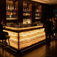 Conception moderne de café - Solution complète pour l'aménagement de bars à café sur mesure, comptoirs en marbre pour bars à vin commerciaux
