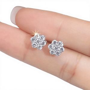 ดีวินส์ จิวเวลส์ ต่างหูเพชรทรงกลมเจียระไนแบบบริลเลียนท์ 10k ประดับเพชรแล็บโกรว์ รูปทรงดอกไม้ ทองคำแท้ 789456 - Product Image 1