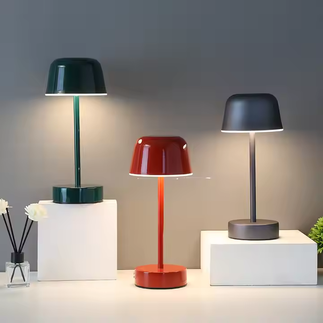 USB Charging Mushroom LED Night Light Desk Lamp for Bedroom Bar Restaurant Decorative Table Lamp