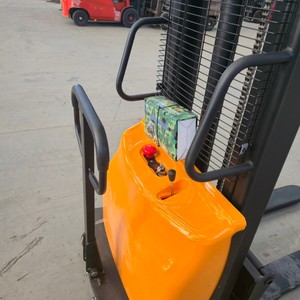 รถยกกึ่งไฟฟ้าแบบเดินตาม ขนาด 1.5 ตัน 2 ตัน ขายส่งจากโรงงาน รถยกแบบเดินตาม บรรทุกเองได้ รถยกแบบแมนนวล - Product Image 6