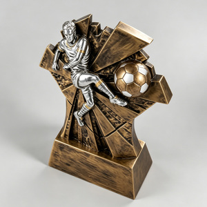 Trophée de football en résine personnalisé pour compétitions sportives – Artisanat d'entreprise populaire - Product Image 4