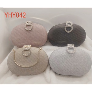 Borsa da sera di lusso da donna 2024 accessori per il ballo di nozze fatti a mano con chiusura aperta decorazione di perle borsa portatile per feste - Product Image 1