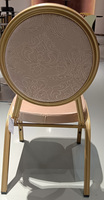 Chaise de restaurant moderne en velours rose avec structure en métal doré et assise rembourrée pour usage commercial