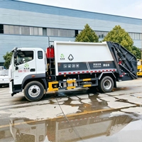 Camion à ordures compacteur diesel Foton, norme d'émission Euro 3, transmission manuelle 4x2, poids total autorisé 18000 kg, fabriqué à Hubei