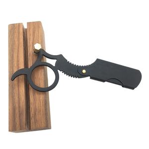 Obexa OBR-78845 Soporte Plegable para Navaja de Afeitar de Acero de Una Sola Hoja con Borde Recto y Color Personalizable para Uso Facial - Product Image 3