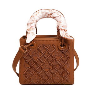 कारखाने प्रत्यक्ष थोक महिलाओं के कंधे बैग वर्ग महिला टोटे बैग आकस्मिक कढ़ाई फैशन बैग - Product Image 3