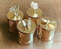 Luxe glazen voorraadpottenset met metalen deksel, decoratieve snoeppotten met design handgrepen voor thuis en keuken.