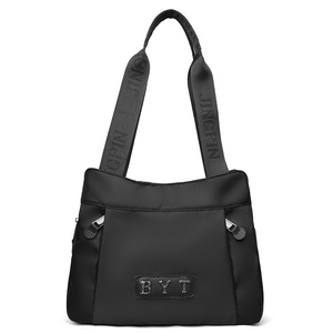 กระเป๋าสะพายข้างดีไซน์ใหม่ทันสมัย คุณภาพสูง ทำจากไนลอน กระเป๋าสะพายไหล่ลำลอง กระเป๋าถือหรูหราสำหรับผู้หญิง - Product Image 4