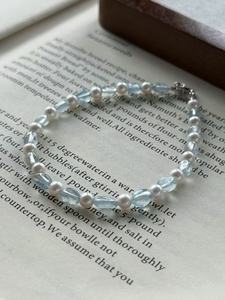 Pulsera de cuentas de aguamarina (irregular) y perlas de agua dulce UM Jewelry Optimize Sea Breeze, para uso diario, informal y apilable. - Product Image 3