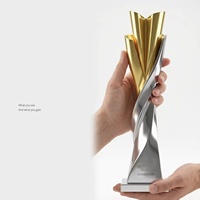 Trofeo de Resina Personalizado con Diseño Libre, Creativo, Irregular, en Oro, Plata o Bronce, para Premios Anuales de Empresa