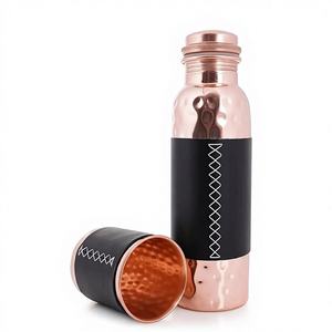 ขวดน้ำทองแดงขนาดใหญ่ เป็นมิตรกับสิ่งแวดล้อม ดีไซน์แบบเอเชียเซน  ภาชนะทองแดงบริสุทธิ์แบบอายุรเวท สำหรับใช้ในบ้าน สำนักงาน และกลางแจ้ง ยี่ห้อ Vedela - Product Image 1