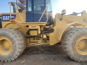 รถตักล้อยาง Caterpillar 966F มือสอง ปี 2020 รับน้ำหนักได้ 15 ตัน กำลัง 92 กิโลวัตต์ พร้อมเครื่องยนต์ เกียร์ และปั๊ม  ขายในเซี่ยงไฮ้ - Product Image 4