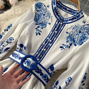 Abito Lungo da Donna Bianco Rosso Blu con Stampa Floreale Tribale, Maniche Lunghe, Cintura Annodabile, Stile Boho Vintage Etnico, Fluido, Lunghezza al Pavimento, Primavera - Product Image 3