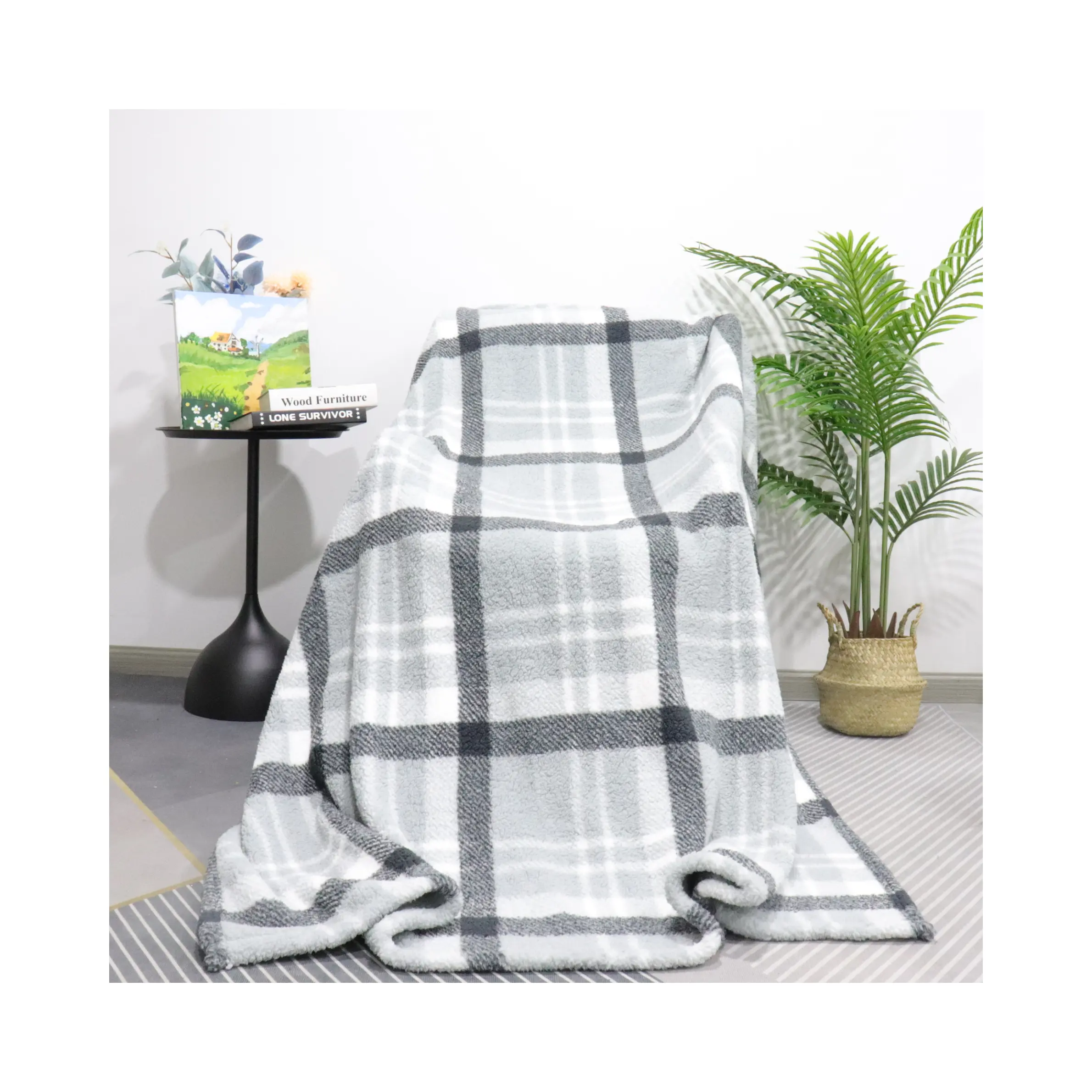 Wholesale Beautiful Warm Fall Winter Student Solid Color Matching Striped 100% Polyester Sherpa Fleece Blanket