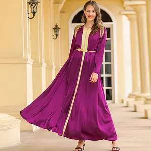 फैक्टरी हस्तनिर्मित मनके साटन कफ्तान लंबी पोशाक लटकन बैज मध्य पूर्व मुस्लिम Abaya दुबई ओमान तुर्की इस्लामी महिलाओं के कपड़े