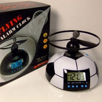 Horloge numérique de bureau, cadeaux promotionnels, horloge volante créative en forme de ballon de football avec soucoupe volante pour enfants