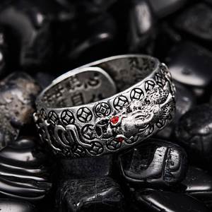 Anillo de Lujo con Amuleto Pixiu Chapado en Oro para Hombre y Mujer, Amuleto de la Fortuna, Atrae la Riqueza, Feng Shui, Ajustable, Joyería Budista Piyao - Product Image 3