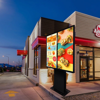 Kiosque de gestion des files d'attente pour la restauration rapide, affichage numérique pour la commande en drive-thru