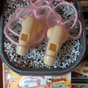 Di alta qualità 12 pz/pacco Sexy di plastica il cazzo fischia la novità fischietti a forma di pene <span class=keywords><strong>per</strong></span> <span class=keywords><strong>addio</strong></span> <span class=keywords><strong>al</strong></span> <span class=keywords><strong>nubilato</strong></span> e <span class=keywords><strong>addio</strong></span> <span class=keywords><strong>al</strong></span> <span class=keywords><strong>nubilato</strong></span> - Product Image 1