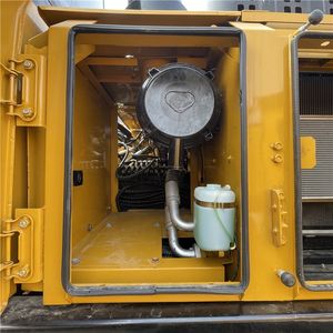 รถขุดขนาดกลางพร้อมเครื่องยนต์ทรงพลังและระบบควบคุมที่ราบรื่น รถขุด Sany รุ่น SY215C มือสอง สำหรับงานดิน - Product Image 4