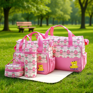 Ensemble de 5 sacs à couches roses avec poches isothermes, grand sac fourre-tout avec matelas à langer pour maman, papa, voyage - Product Image 2