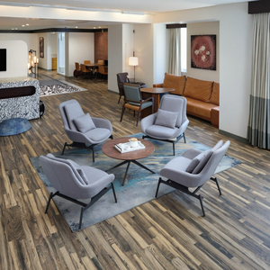 <span class=keywords><strong>Fauteuil</strong></span> de salon au <span class=keywords><strong>design</strong></span> moderne avec <span class=keywords><strong>repose</strong></span>-pieds, structure en métal, tissu en velours, <span class=keywords><strong>fauteuil</strong></span> de détente pour salon, hôtel, chambre à coucher, repos - Product Image 2