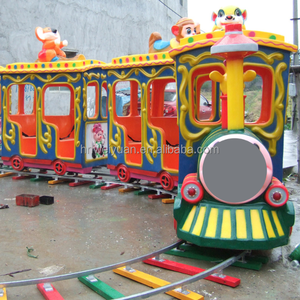Pista de fábrica, tren <span class=keywords><strong>Tomas</strong></span>, instalaciones de entretenimiento, parque de atracciones, área escénica cuadrada, Tren Eléctrico turístico de pasajeros grande - Product Image 1