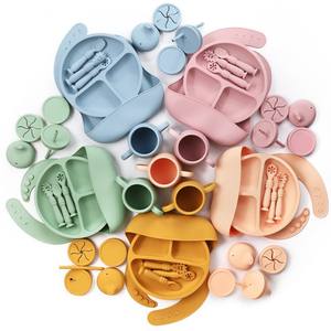 Ensemble d'alimentation pour bébé souple sans Bpa écologique personnalisé en gros ensemble d'ustensiles en silicone ensemble d'alimentation pour bébé en silicone gris - Product Image 3