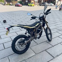 Moto électrique Surron Ultra Bee 24500W, stock US prêt à être expédié, 74V 60Ah, moto tout-terrain haute puissance, moto enduro