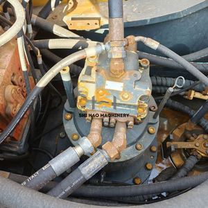 Excavadora Hidráulica Hyundai 330LC-9S Usada y Robusta de 33 Toneladas para Operaciones Difíciles de Construcción y Demolición - Product Image 5