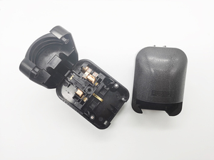 Rond 2 Broches Prise EUROPÉENNE 4.0mm Amovibles 3 Broches UK Convertisseur <span class=keywords><strong>Adaptateur</strong></span> de Prise de Courant alternatif de Connexions avec Fusible - Product Image 6