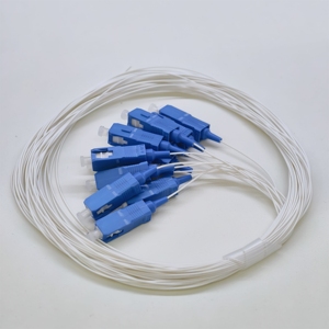 สายพิกเทลไฟเบอร์ออปติกแบบ Single Mode Simplex สีขาว ขนาด 0.9 มม. หุ้มฉนวน LSZH สำหรับอุปกรณ์ไฟเบอร์ออปติก ระดับโทรคมนาคม SC UPC - Product Image 1