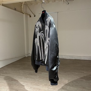 MOQ : 1 pièce |   Veste bomber noire, tendance, décontractée, polyvalente, faite à la main, ornée de diamants, en forme de paume, en forme de palmier de <span class=keywords><strong>coco</strong></span> - Product Image 2