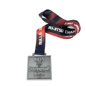 ออกแบบเหรียญรางวัลกีฬาโลหะสั่งทำพิเศษ วิ่งมาราธอน 3 มิติ ชุบทอง บนแผ่นโลหะผสมสังกะสีเปล่า - Product Image 1