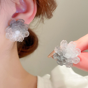 Supports d'oreilles floraux 3D à la mode, élégants et haut de gamme, 1 pièce, accessoires d'oreille virale simples et polyvalents, style religieux, 2023 - Product Image 2