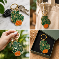 Porte-clés OEM personnalisé en alliage de zinc émaillé, breloque de sac en métal plaqué or, porte-clés dessin animé pour cadeaux de fête et accessoires