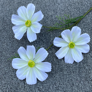 Nuovo Fiore Artificiale a 3 Teste Gesang per Decorazione Floreale, Matrimoni e Interni - Product Image 1